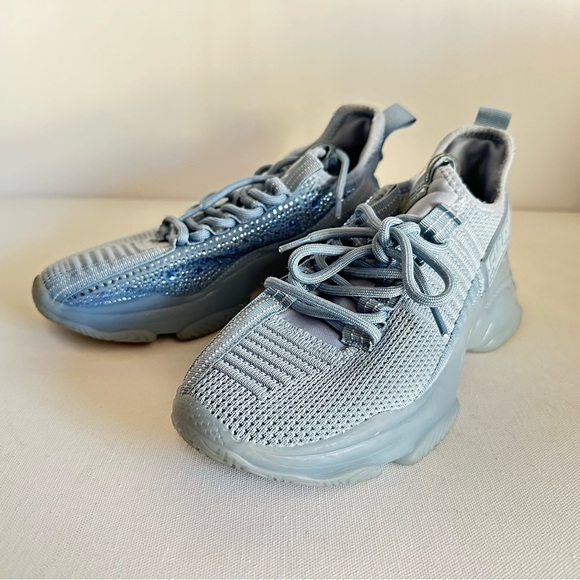 Steve Madden Women's Sz 7 (6.5) Maxima Knit Baby Blue Rhinestone Fashion Sneaker - Picture 2 of 12